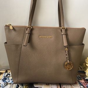 Michael Kors Dark Dune tote